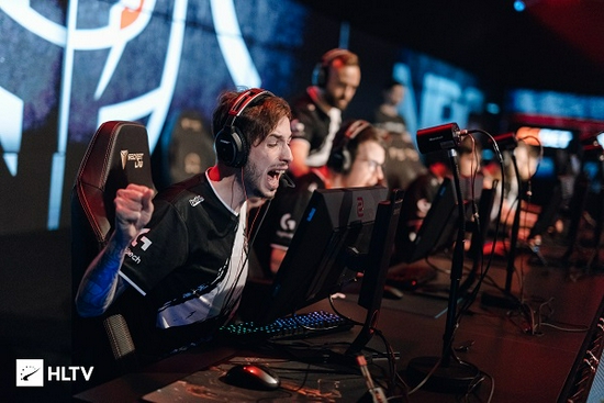 與金牛隊的 與金牛隊的