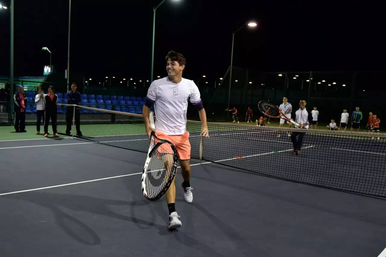 球迷们将拭 球迷们将拭