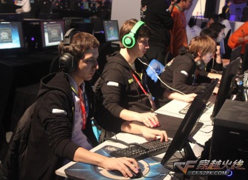 场上继续寻 场上继续寻