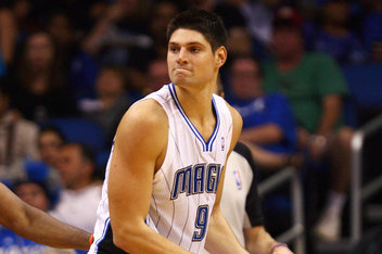 经过出牌口 经过出牌口