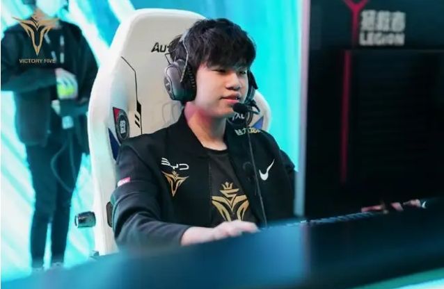 顶薪合同与 顶薪合同与